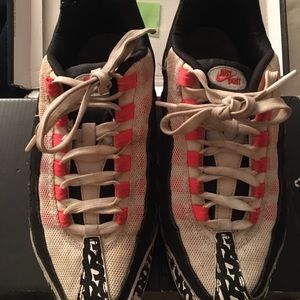 Nike Air Max 95 Shoes Girl’s Sz 7Y Wom’s Sz 8.5M #AQ9711-001